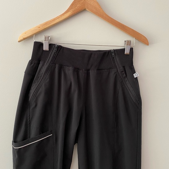 Cherokee Infinity Jogger Scrubs - Picture 2 of 5